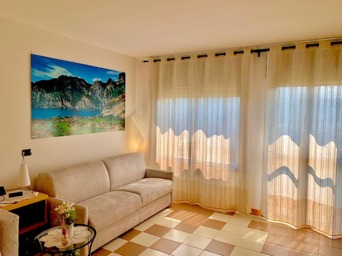 Sky&Pool Dom Apartment Riva del Garda Exterior foto