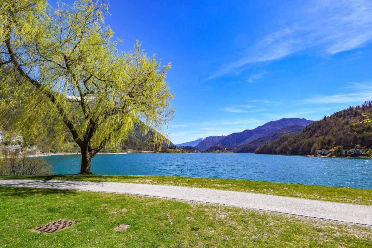 Sky&Pool Dom Apartment Riva del Garda Exterior foto