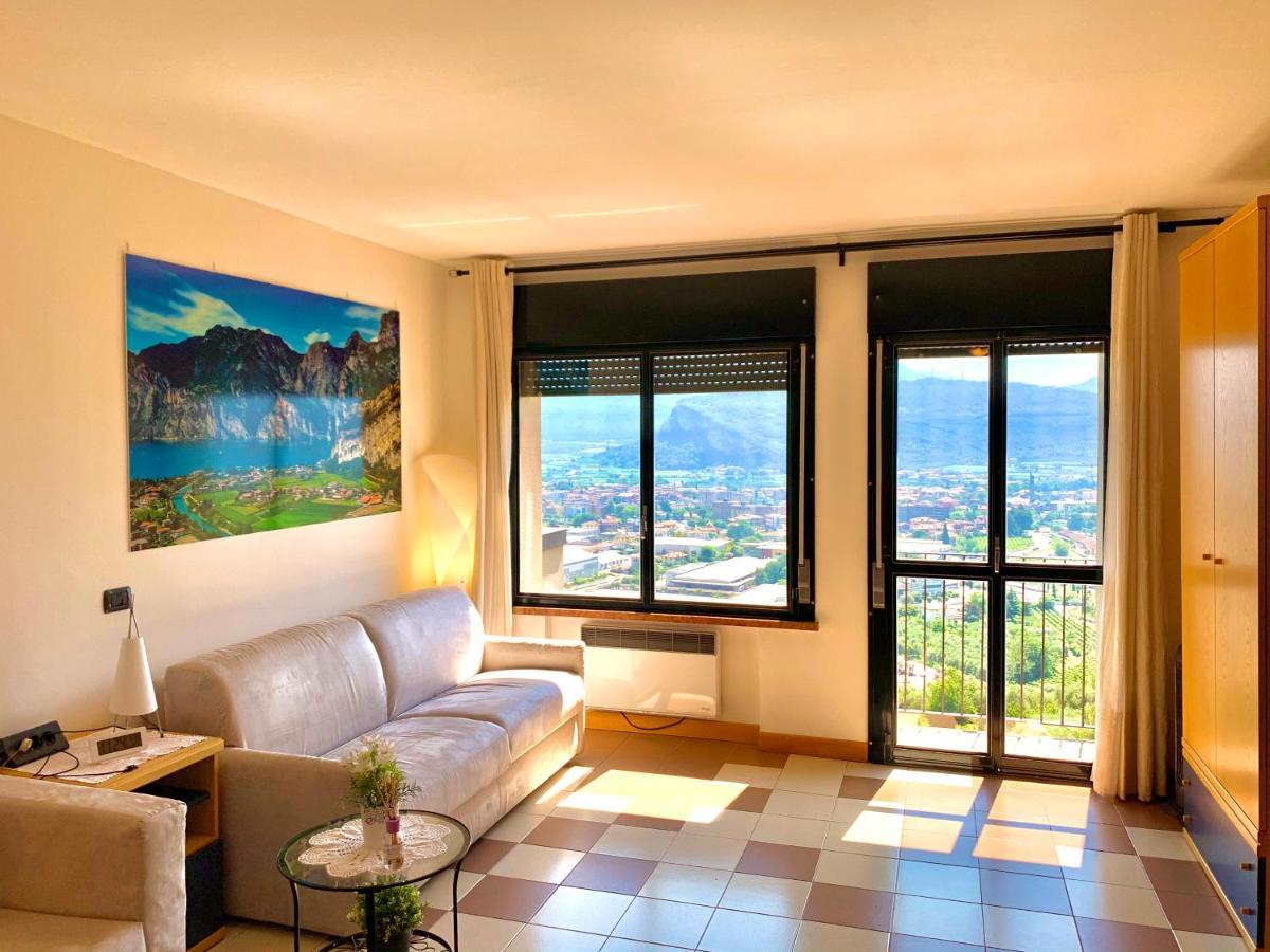 Sky&Pool Dom Apartment Riva del Garda Exterior foto