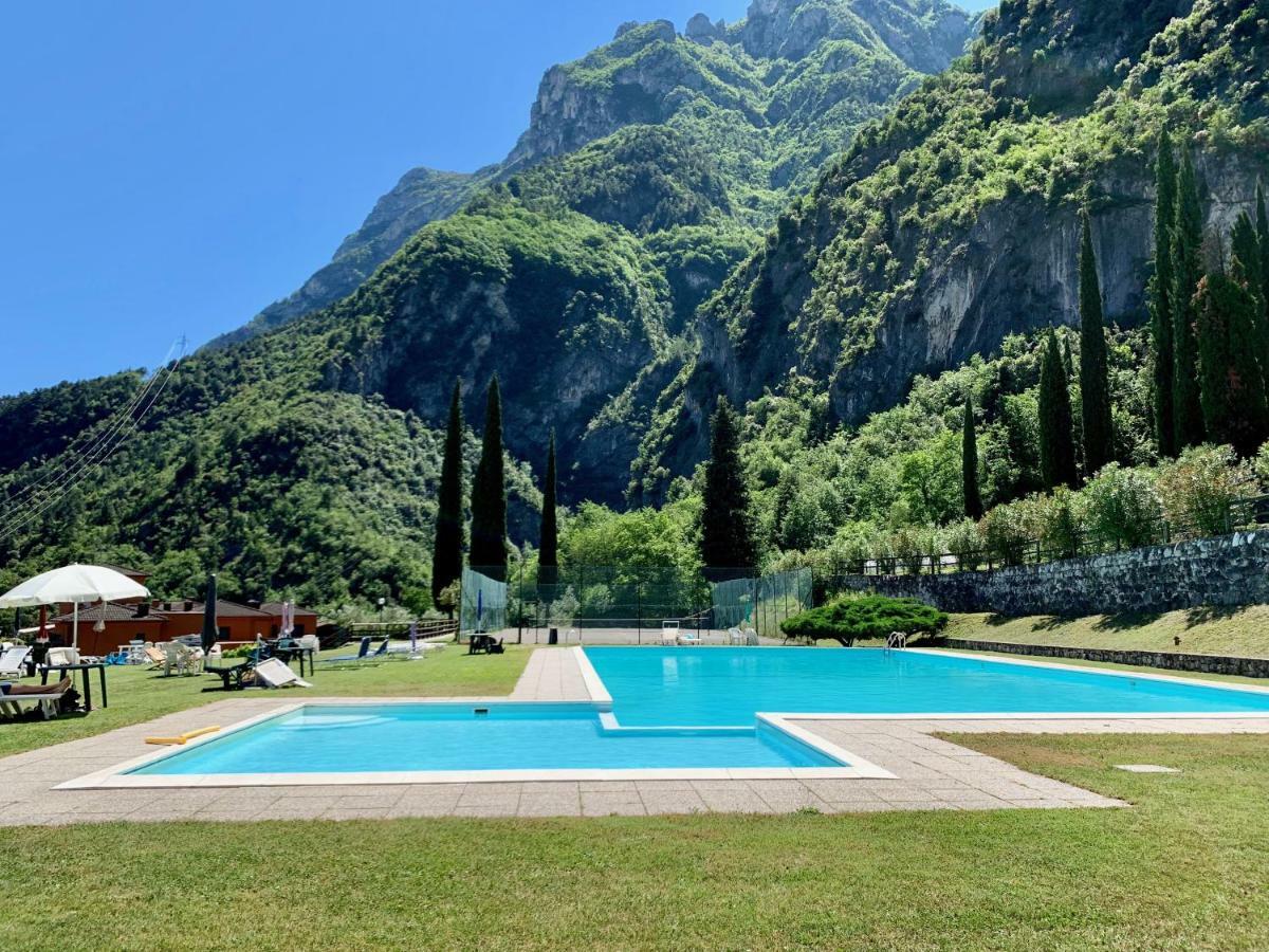 Sky&Pool Dom Apartment Riva del Garda Exterior foto